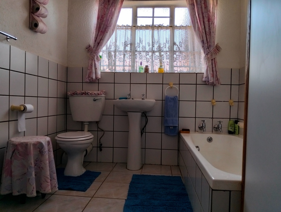 3 Bedroom Property for Sale in Orkney Park North West